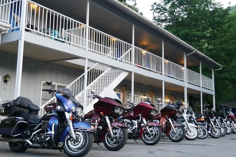 Meadowlark Motel With Restaurant & Bar 매기 벨리 외부 사진