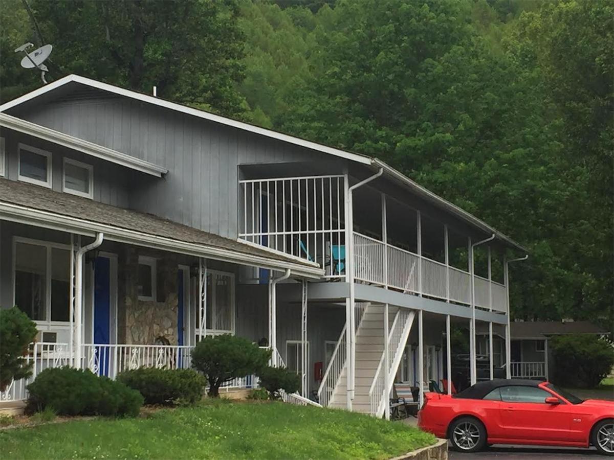 Meadowlark Motel With Restaurant & Bar 매기 벨리 외부 사진