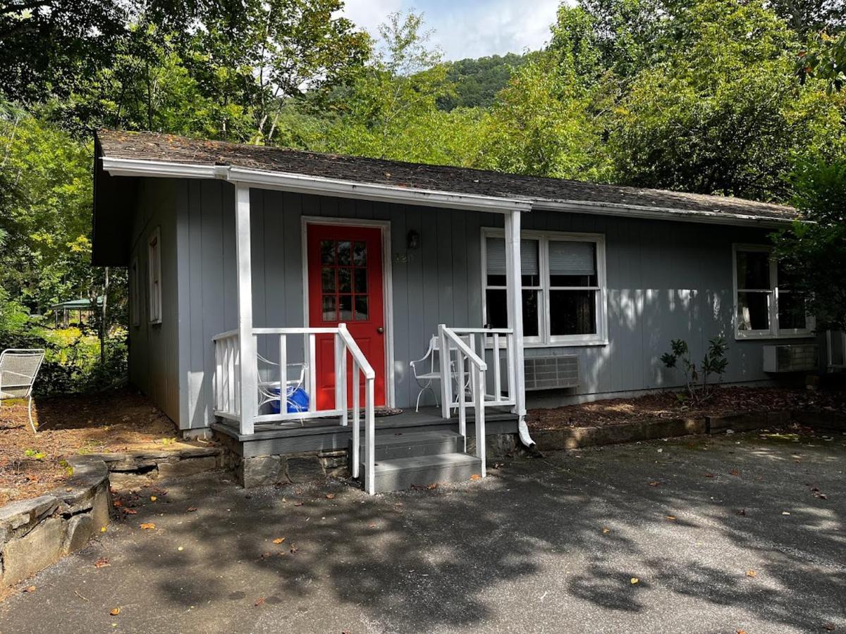 Meadowlark Motel With Restaurant & Bar 매기 벨리 외부 사진