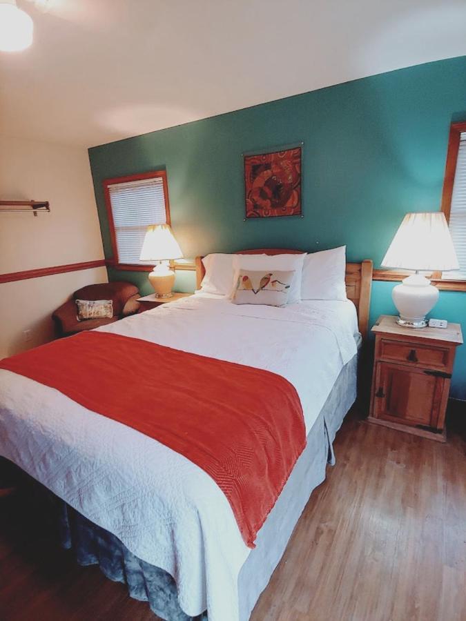 Meadowlark Motel With Restaurant & Bar 매기 벨리 외부 사진